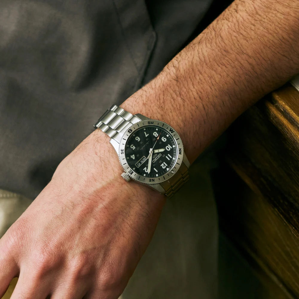 Montre SEIKO 5 Sports Field Auto Acier Noir