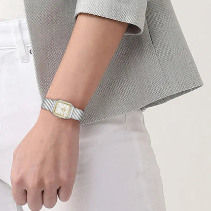 Montre LACOSTE femme Rene bicolore portée